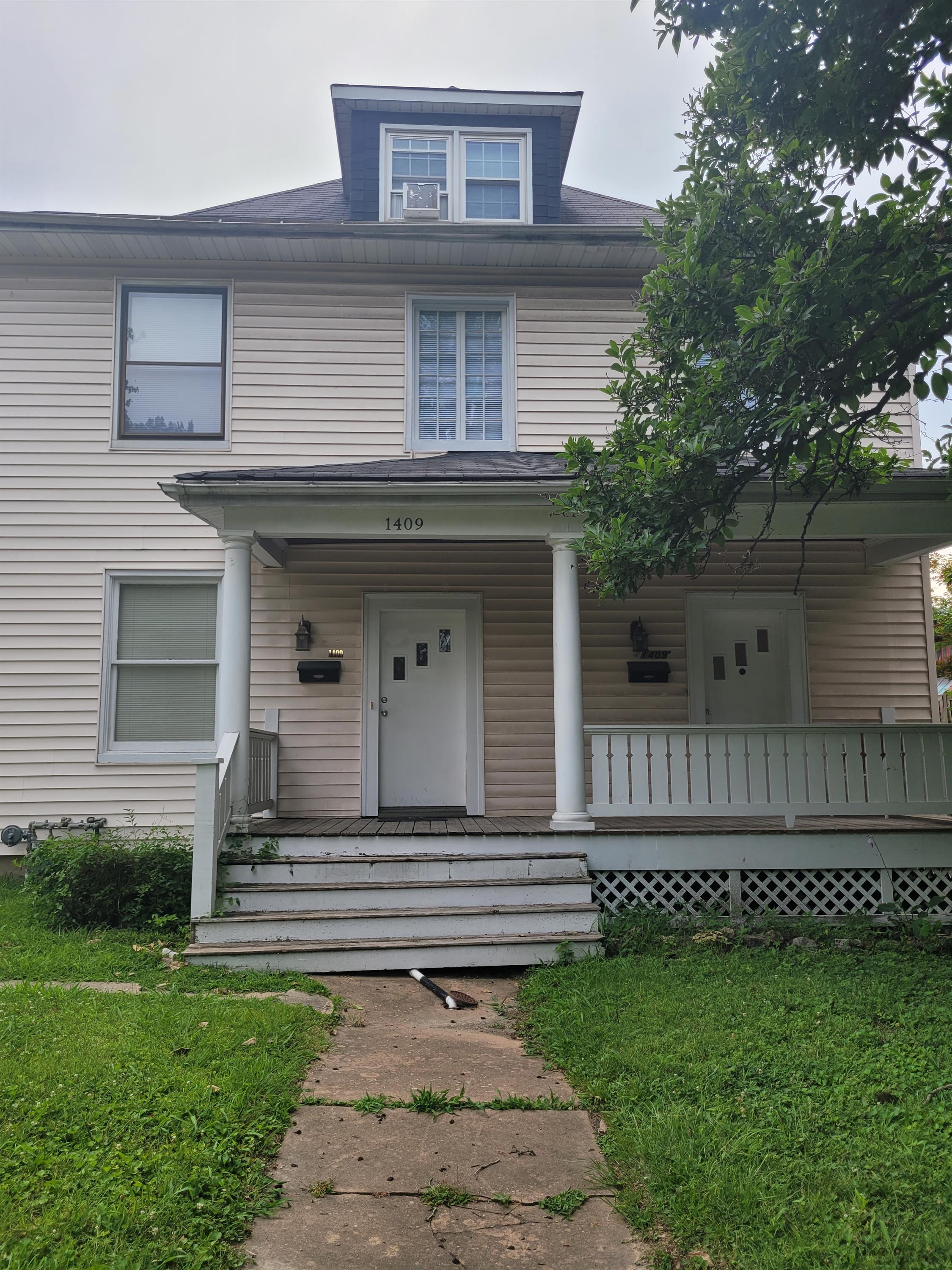 1409 McCausland Ave - 2F