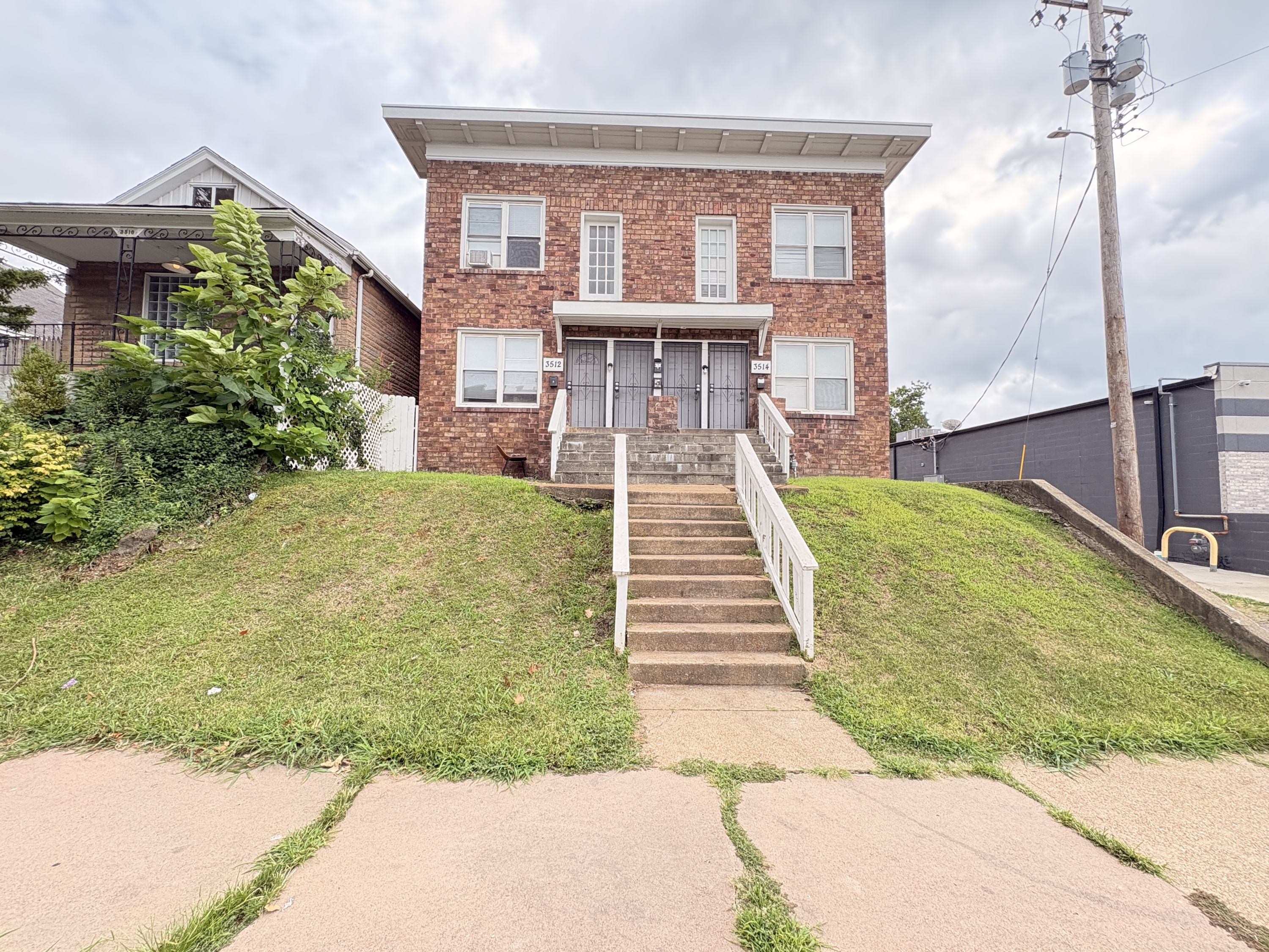 3512 Alberta St., 2E